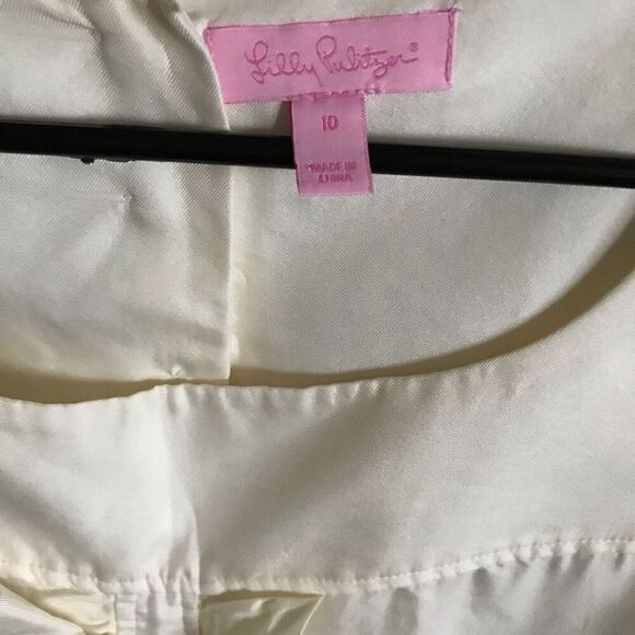 Lilly Pulitzer 100% Silk blouse top ivory cream Size 10 short sleeve - Picture 3 of 4